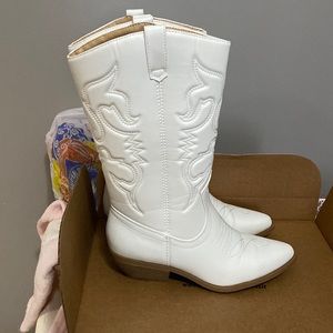 Soda White Cowboy Boots